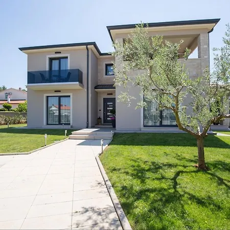 Family Mare For Max 8 Person With Jacuzzi Porec Countryside Villa *