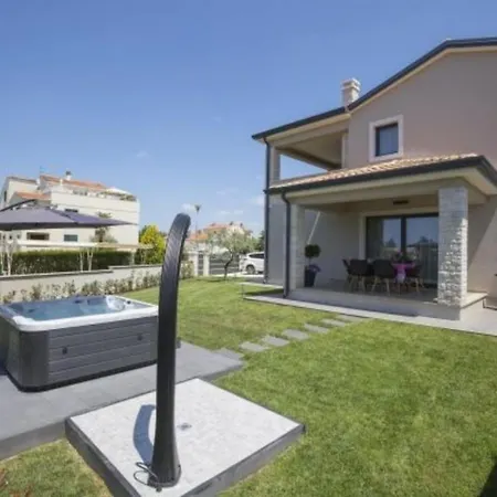 Villa Family Mare For Max 8 Person With Jacuzzi Porec Countryside Kukci