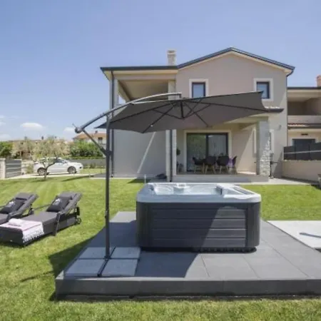 Villa Family Mare For Max 8 Person With Jacuzzi Porec Countryside Kukci