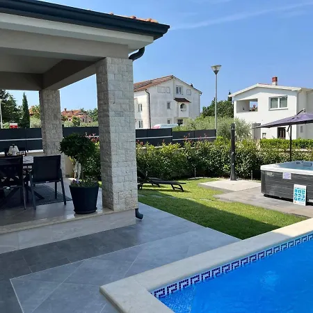Villa Family Mare For Max 8 Person With Jacuzzi Porec Countryside Kukci